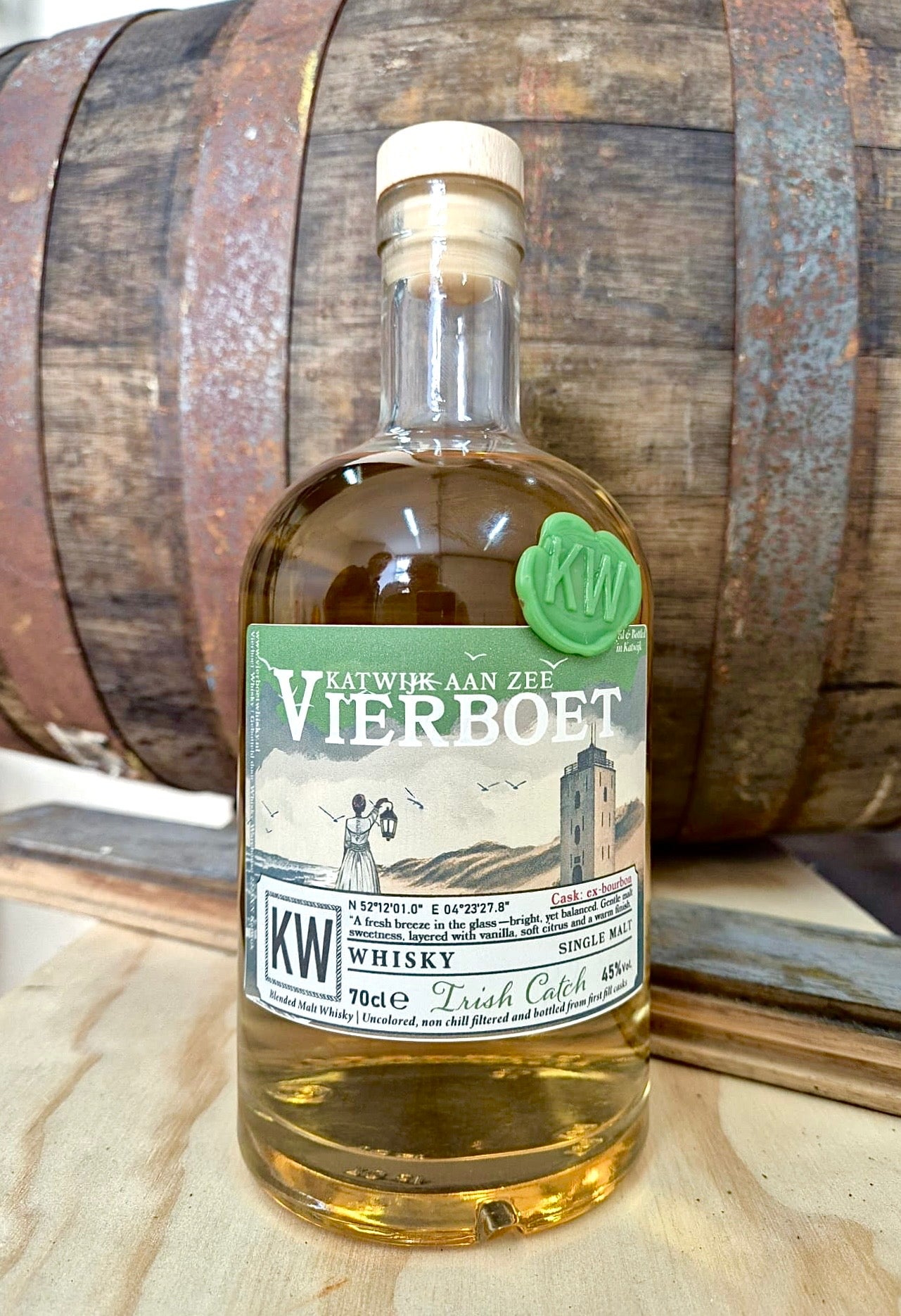 Vierboet Irish Catch Whisky gebotteld in Katwijk aan zee, geimporteerd uit Ierland.